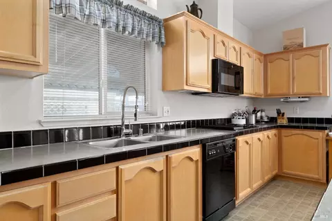 8126 C St, Windsor, CA 95492 photo 16