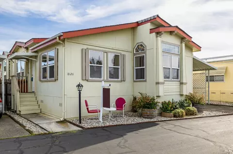 8126 C St, Windsor, CA 95492