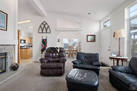 8126 C St, Windsor, CA 95492 photo 4