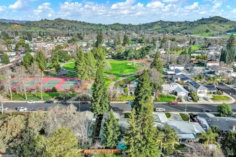View/Area - 482 Crestview Dr, Vacaville, CA 95688 photo 5 of 8