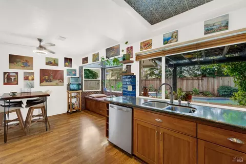 Kitchen - 482 Crestview Dr, Vacaville, CA 95688 photo 13 of 13