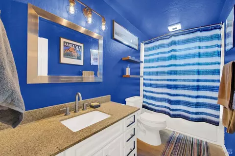 Bath - 482 Crestview Dr, Vacaville, CA 95688 photo 1 of 5