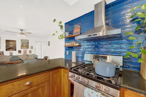 Kitchen - 482 Crestview Dr, Vacaville, CA 95688 photo 11 of 13