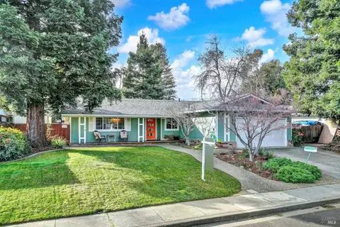 482 Crestview Dr, Vacaville, CA 95688