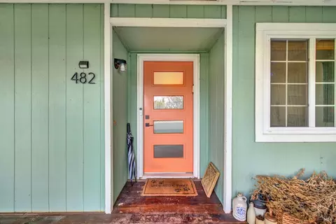 Entry Way - 482 Crestview Dr, Vacaville, CA 95688 photo 1 of 5