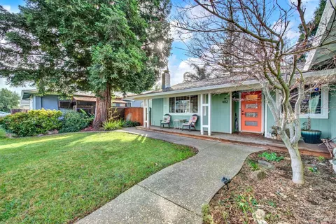 Exterior - 482 Crestview Dr, Vacaville, CA 95688 photo 12 of 31