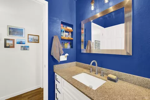 Bath - 482 Crestview Dr, Vacaville, CA 95688 photo 2 of 5