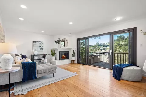 10 Island Dr, San Rafael, CA 94901