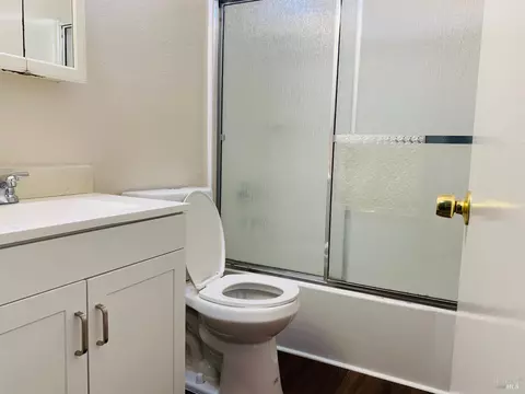 Bath - 7 Villa Ct, Fairfield, CA 94533 photo 2 of 4
