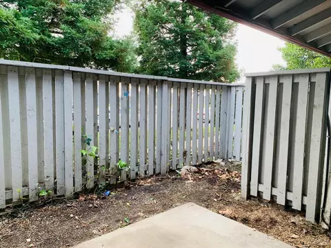 Exterior - 7 Villa Ct, Fairfield, CA 94533 photo 6 of 10