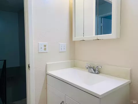 Bath - 7 Villa Ct, Fairfield, CA 94533 photo 4 of 4