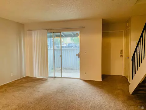 Living - 7 Villa Ct, Fairfield, CA 94533 photo 2 of 2