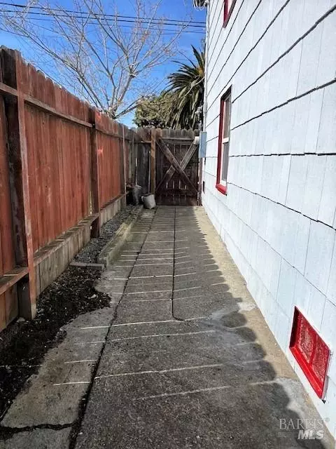 Exterior - 214 Mayo Ave, Vallejo, CA 94590 photo 22 of 23