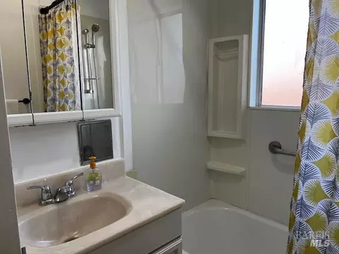 Bath - 214 Mayo Ave, Vallejo, CA 94590 photo 2 of 5