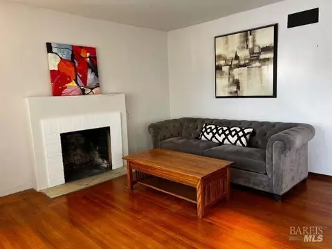 Living - 214 Mayo Ave, Vallejo, CA 94590 photo 3 of 4