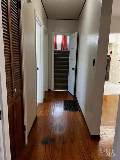 Entry Way - 214 Mayo Ave, Vallejo, CA 94590 photo 1 of 1