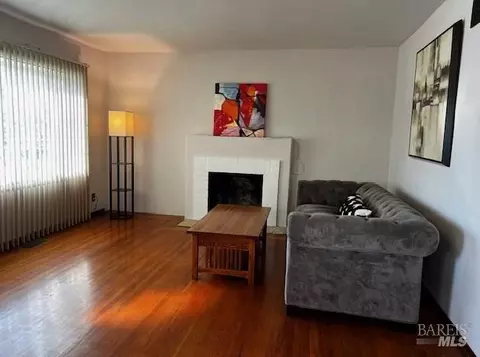 Living - 214 Mayo Ave, Vallejo, CA 94590 photo 2 of 4