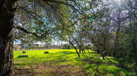 8975 Conde Ln, Windsor, CA 95492 photo 4