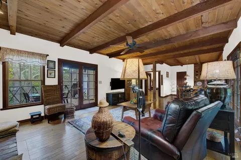 Living - 1860 De Leu Dr, Fairfield, CA 94534 photo 6 of 8