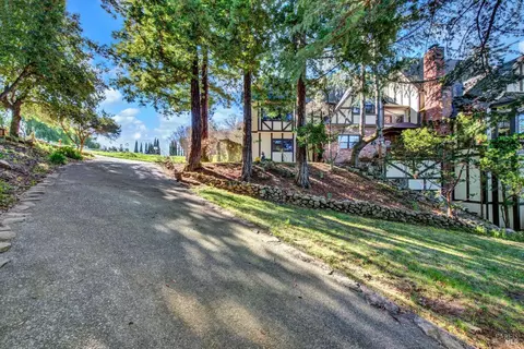 Exterior - 1860 De Leu Dr, Fairfield, CA 94534 photo 7 of 33