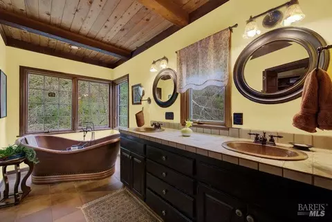 Bath - 1860 De Leu Dr, Fairfield, CA 94534 photo 2 of 5