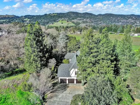 View/Area - 1860 De Leu Dr, Fairfield, CA 94534 photo 2 of 8