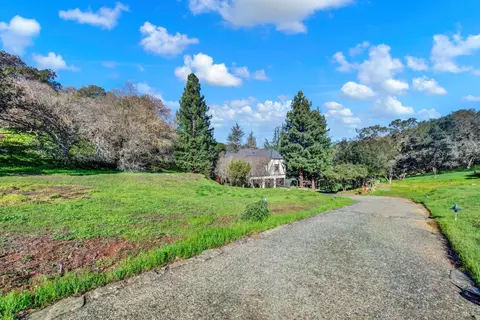 Exterior - 1860 De Leu Dr, Fairfield, CA 94534 photo 5 of 33