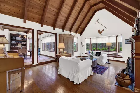 Living - 1860 De Leu Dr, Fairfield, CA 94534 photo 3 of 8