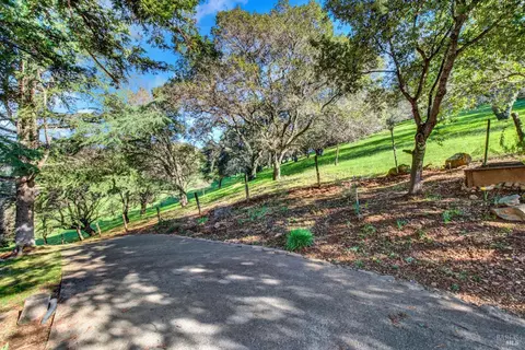 Exterior - 1860 De Leu Dr, Fairfield, CA 94534 photo 24 of 33