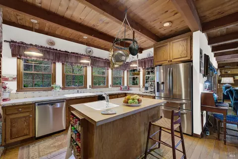 Kitchen - 1860 De Leu Dr, Fairfield, CA 94534 photo 2 of 5