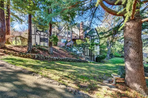 Exterior - 1860 De Leu Dr, Fairfield, CA 94534 photo 9 of 33