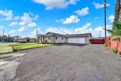Exterior - 3609 Thompson Ct, Fairfield, CA 94534 photo 4 of 20