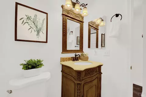 Bath - 3609 Thompson Ct, Fairfield, CA 94534 photo 2 of 5