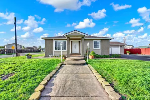 Exterior - 3609 Thompson Ct, Fairfield, CA 94534 photo 5 of 20