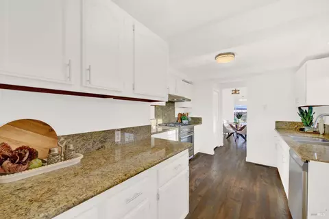 Kitchen - 3609 Thompson Ct, Fairfield, CA 94534 photo 4 of 6