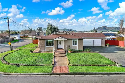Exterior - 3609 Thompson Ct, Fairfield, CA 94534 photo 9 of 20