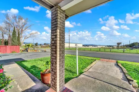 Exterior - 3609 Thompson Ct, Fairfield, CA 94534 photo 10 of 20