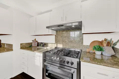 Kitchen - 3609 Thompson Ct, Fairfield, CA 94534 photo 6 of 6