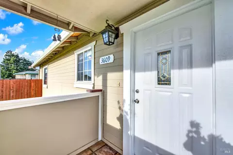 Exterior - 3609 Thompson Ct, Fairfield, CA 94534 photo 8 of 20