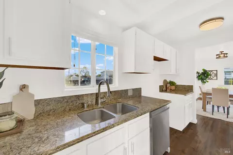 Kitchen - 3609 Thompson Ct, Fairfield, CA 94534 photo 5 of 6