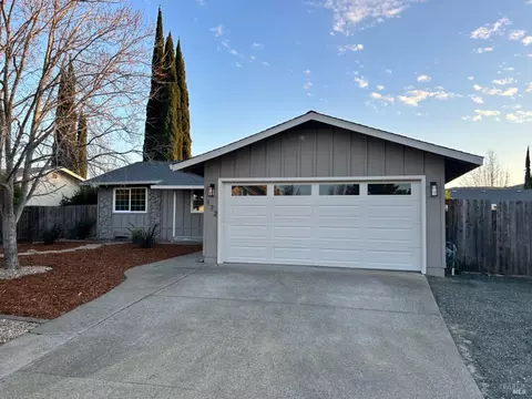 172 Georgetown Dr, Vacaville, CA 95687 photo 2