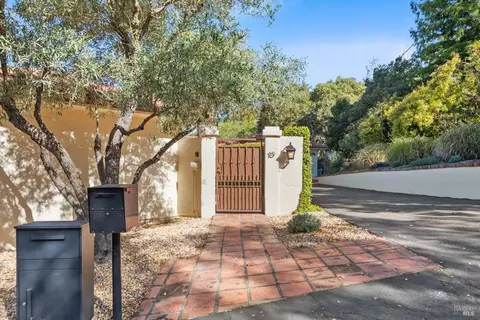 10 Monez Blvd, Napa, CA 94559