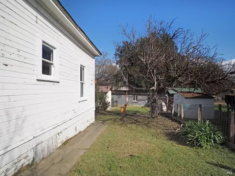Exterior - 253 Merrill St, Geyserville, CA 95441 photo 13 of 22