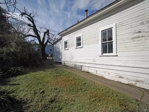 Exterior - 253 Merrill St, Geyserville, CA 95441 photo 14 of 22