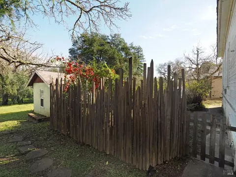 Exterior - 253 Merrill St, Geyserville, CA 95441 photo 11 of 22