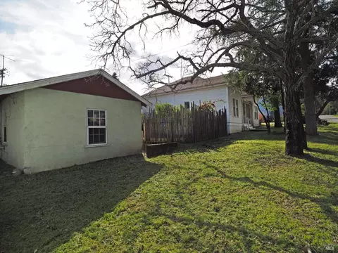 Exterior - 253 Merrill St, Geyserville, CA 95441 photo 3 of 22