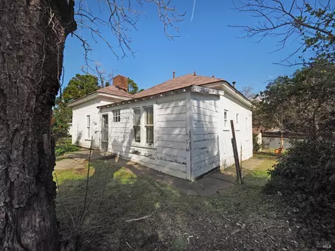 Exterior - 253 Merrill St, Geyserville, CA 95441 photo 5 of 22