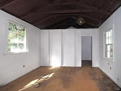 Bedroom - 253 Merrill St, Geyserville, CA 95441 photo 2 of 2