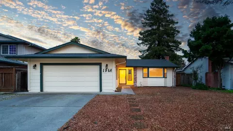 1564 Trellis Ln, Petaluma, CA 94954