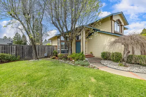 9521 Sheffield Ct, Windsor, CA 95492 photo 4